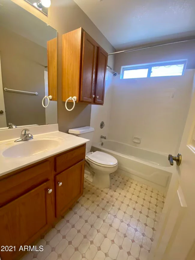 14562 W Moccasin Trail Surprise, AZ 85374 photo 4