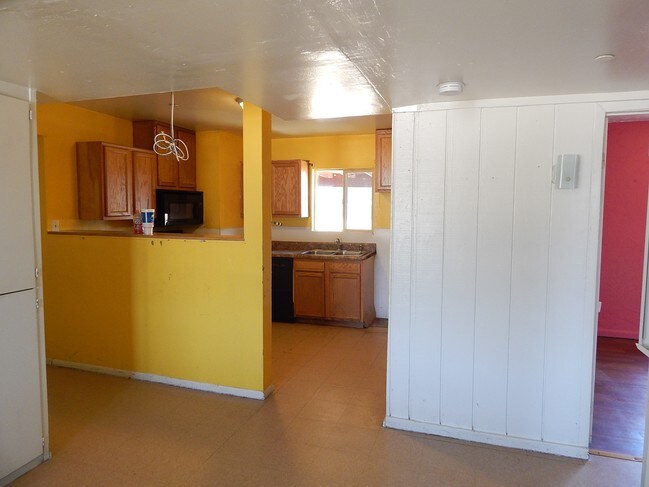 1719-1733 W Mountain View Rd Phoenix, AZ 85021 photo 3