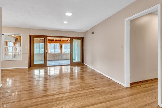 5003 Greenbrier Ave San Diego, CA 92120 photo 4