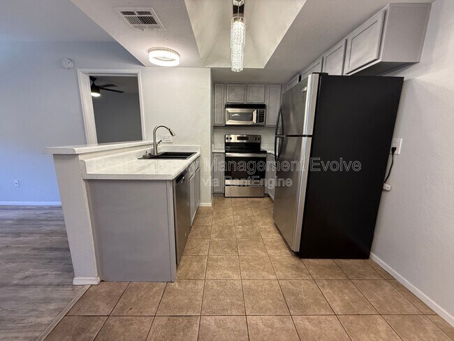 1720 E Thunderbird Rd Phoenix, AZ 85022 photo 2