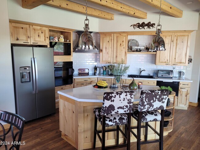 640 N Atchison Cir Wickenburg, AZ 85390 photo 4
