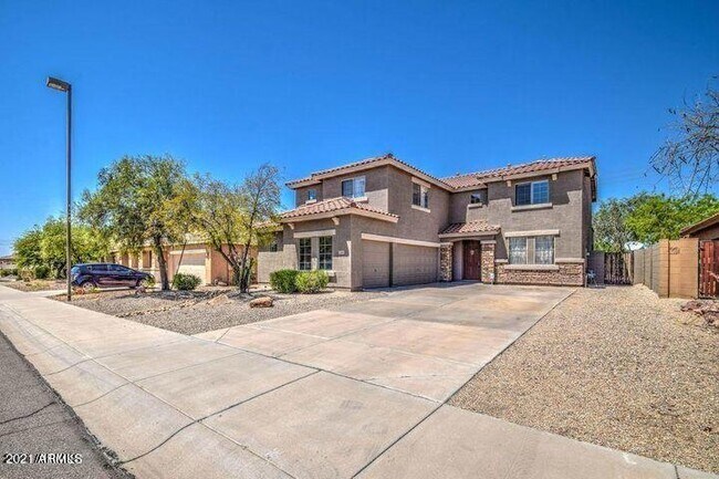 17584 W Acacia Ct photo 2