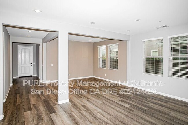 983 Camino Levante Chula Vista, CA 91913 photo 4