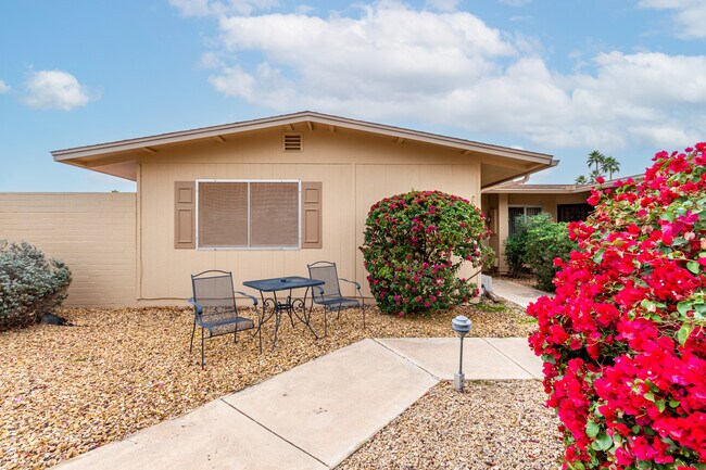 19667 N Star Ridge Dr Sun City West, AZ 85375 photo 3