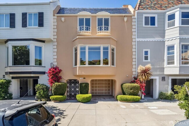 Apartments on N Point St · San Francisco photo 2