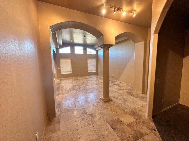 1026 W Euclid Ave Phoenix, AZ 85041 photo 5