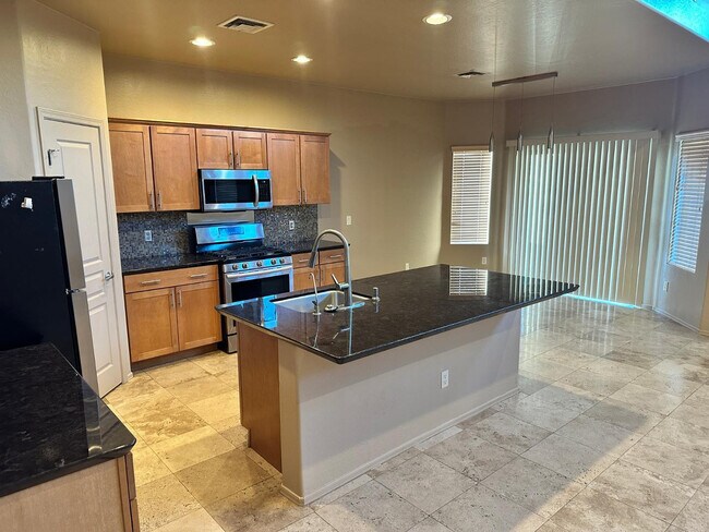 1026 W Euclid Ave Phoenix, AZ 85041 photo 2