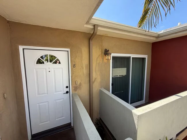 4437 Mentone St San Diego, CA 92107 photo 2