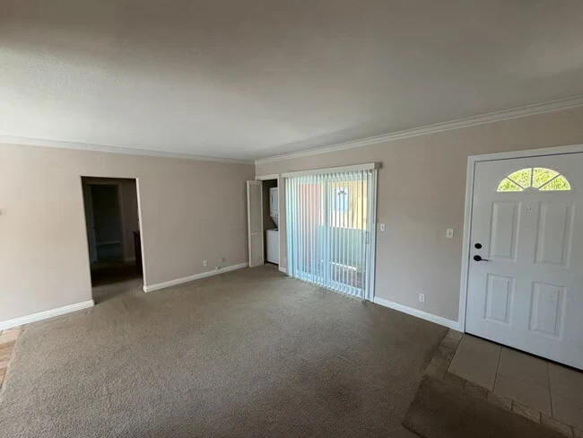 4437 Mentone St San Diego, CA 92107 photo 3
