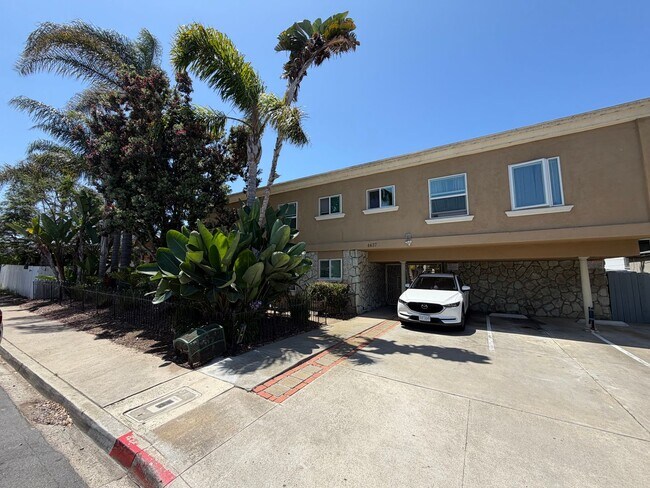 4437 Mentone St San Diego, CA 92107