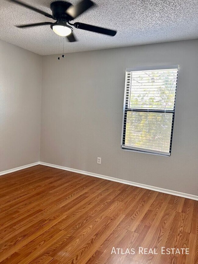 465 W Ivyglen St Mesa, AZ 85201 photo 4