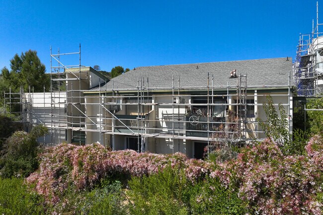 Bayho Condominiums photo 4