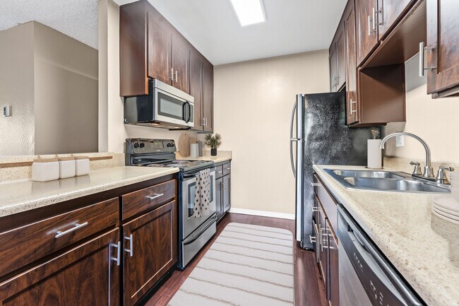 Shadow Ridge Apartments photo 3
