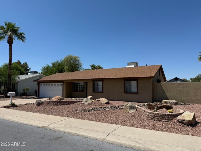 4032 E Hartford Ave Phoenix, AZ 85032 photo 4