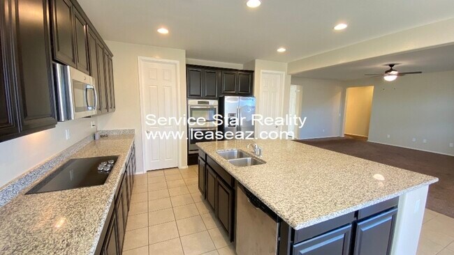 3013 W Donner Dr Phoenix, AZ 85041 photo 5
