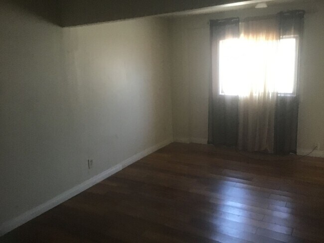 1625 Willow St Alameda, CA 94501 photo 5