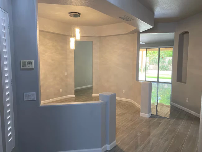 3358 E Wickieup Ln Phoenix, AZ 85050 photo 3