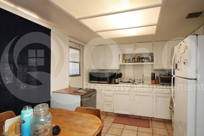 2646 E 1st St Mesa, AZ 85213 photo 4