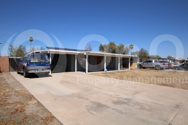 2646 E 1st St Mesa, AZ 85213 photo 2