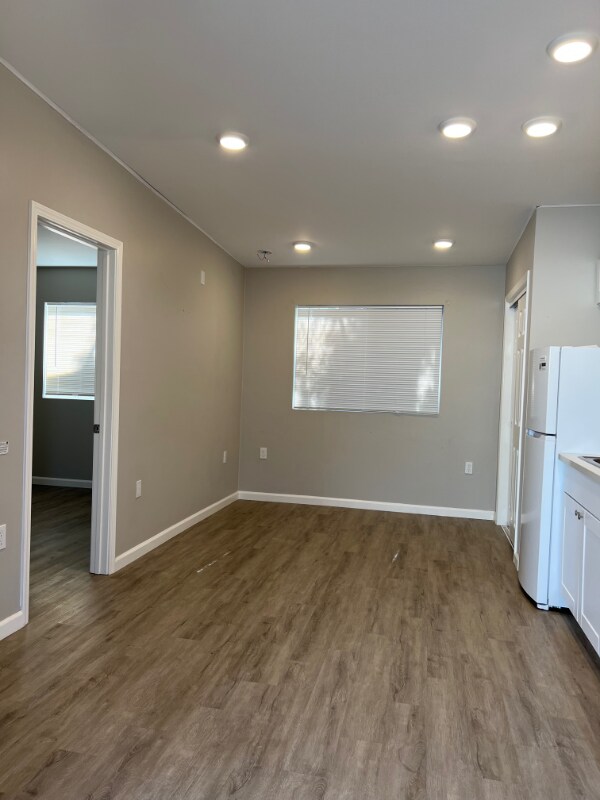 201 Eaton Way Vista, CA 92084 photo 2