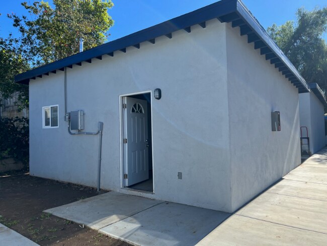 201 Eaton Way Vista, CA 92084