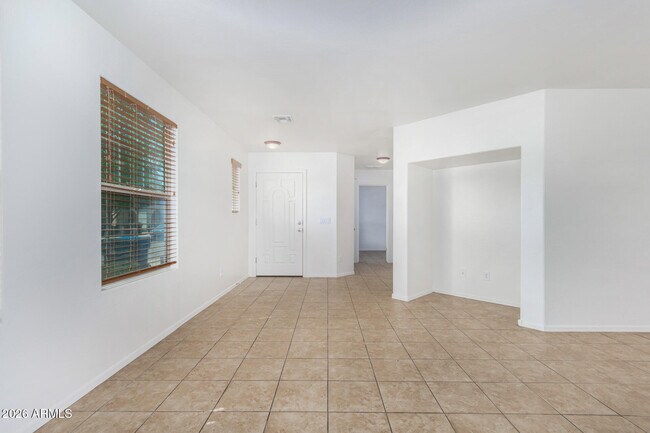 2261 S Ponderosa Dr Gilbert, AZ 85295 photo 4