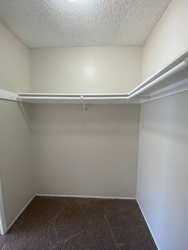 Cordova Apartments photo 5