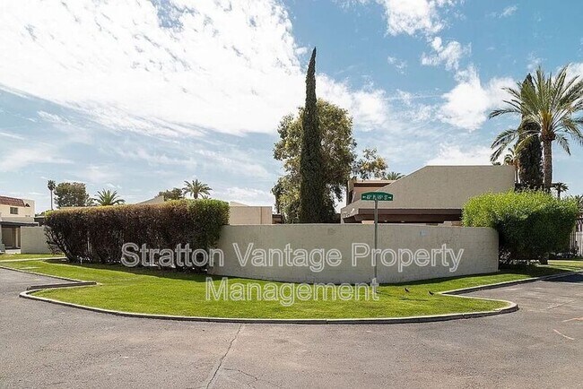 2818 N 49th Pl Phoenix, AZ 85008 photo 3
