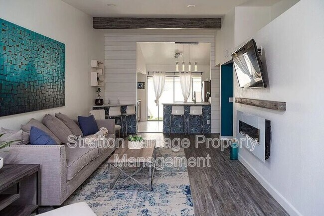 2818 N 49th Pl Phoenix, AZ 85008 photo 4