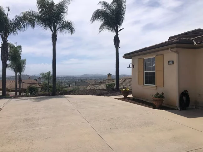 1651 Daybreak Pl Escondido, CA 92027 photo 2