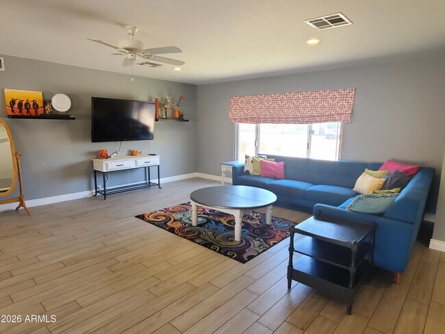 4404 S Rita Ln Tempe, AZ 85282 photo 4