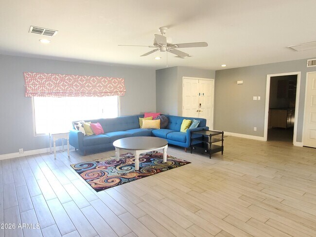 4404 S Rita Ln Tempe, AZ 85282 photo 5
