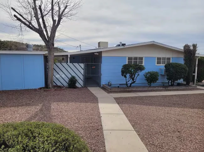 600 El Recreo Ct Wickenburg, AZ 85390 photo 3