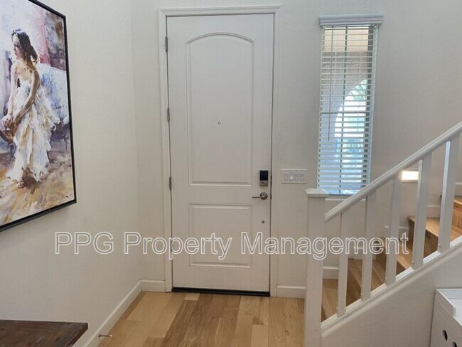 4209 W Granite Basin Dr Phoenix, AZ 85087 photo 2