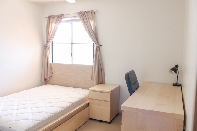 1005 E 8th St Tempe, AZ 85281 photo 5