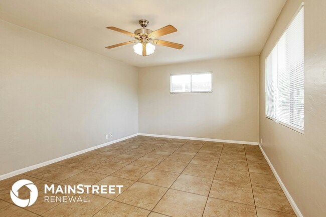 2339 W Avalon Dr Phoenix, AZ 85015 photo 2