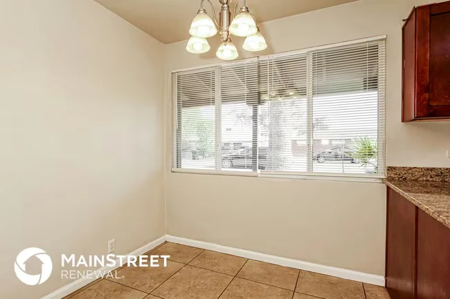 2339 W Avalon Dr Phoenix, AZ 85015 photo 4