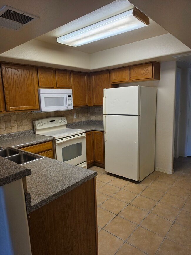 537 S Delaware Dr Apache Junction, AZ 85120 photo 4