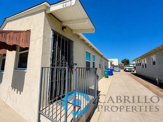 4413 44th St San Diego, CA 92115 photo 2