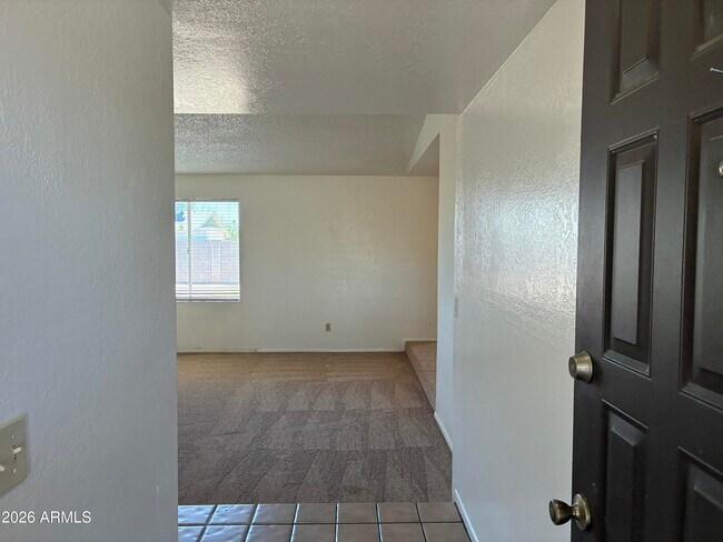 5915 W Tierra Buena Ln Glendale, AZ 85306 photo 4