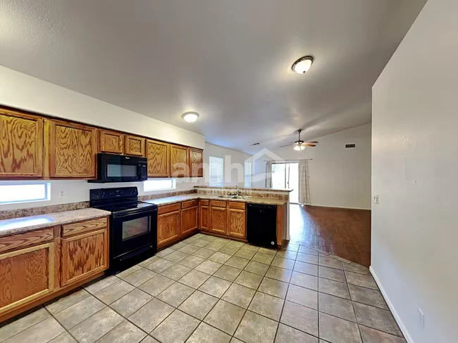 1303 N Balboa Dr Gilbert, AZ 85234 photo 4