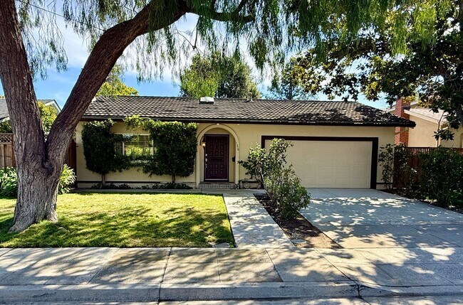 1376 Spoonbill Way photo 2