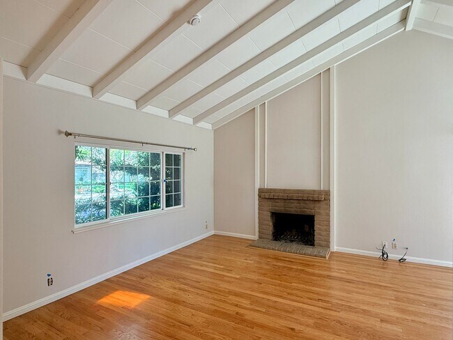 1376 Spoonbill Way photo 4