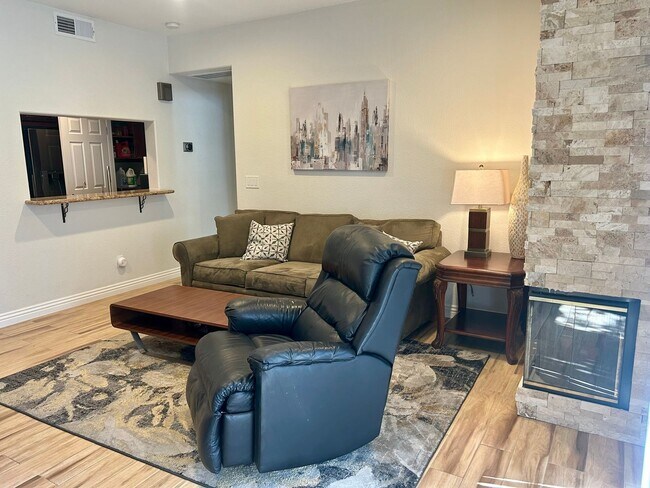Modern and Convenient Condo Near Almaden Lake photo 3