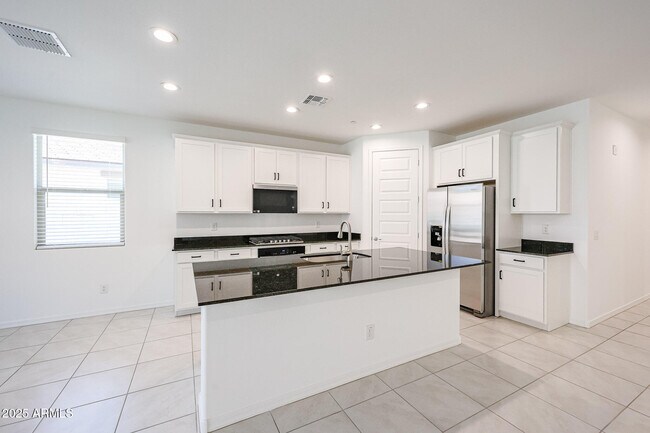 28500 N 134th Ave Peoria, AZ 85383 photo 2