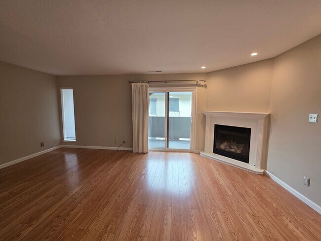 27 El Camino Real Burlingame, CA 94010 photo 4
