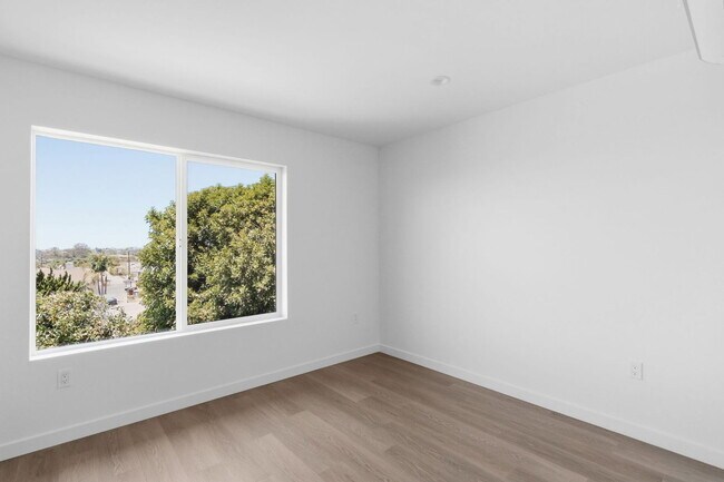 6644 Valjean Ct San Diego, CA 92111 photo 3