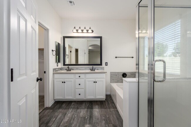 538 W Gum Tree Ave San Tan Valley, AZ 85140 photo 2