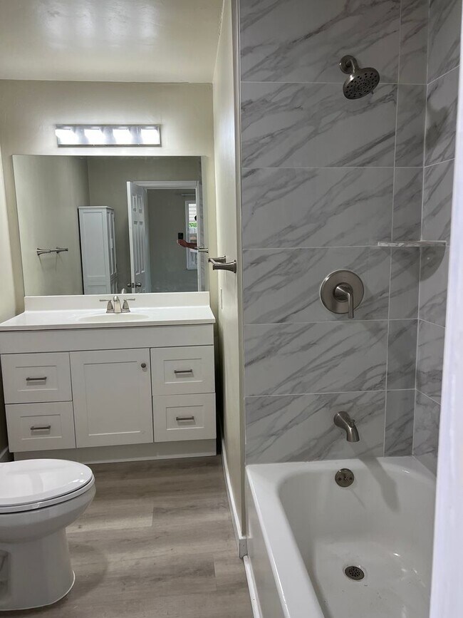 4568-4572 Bancroft St San Diego, CA 92116 photo 4