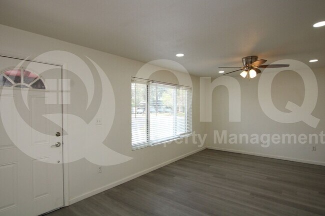 211 E Duke Dr Tempe, AZ 85283 photo 5